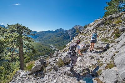 Montée vers le col de Peja - Albanie