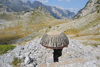 Bunker dans les Alpes Albanaises - Albanie