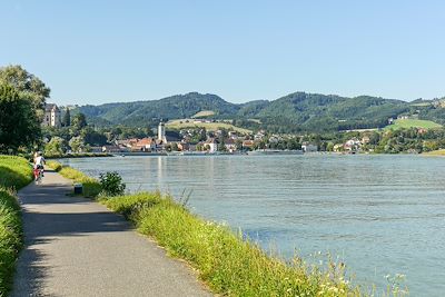 Danube à vélo, hébergements et terroir locaux