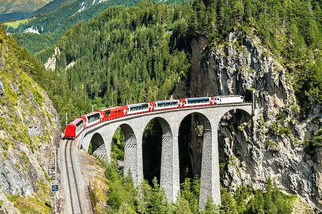 Voyage Sur les traces du Glacier Express en VTT 