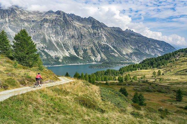 Voyage Sur les traces du Glacier Express en VTT 