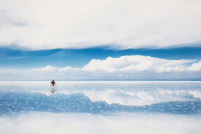 Vélo dans le salar d'Uyuni - Bolivie