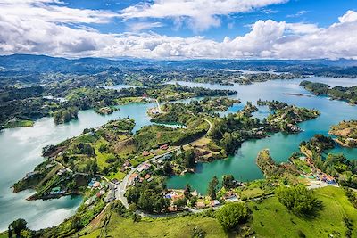 Guatapé vue panoramique du rocher (La Piedra del Penol) - Medellin - Colombie