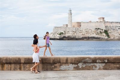 Balade au bord de l'eau - La Havane - Cuba