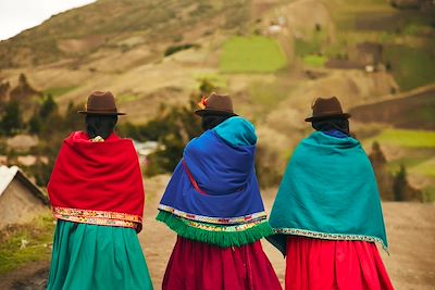 Femmes en habits traditionnels - Equateur