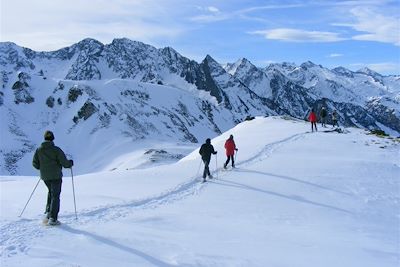 Randonnée raquette dans la région de Capcir dans les Pyrénées - France