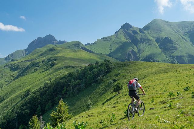 Voyage Lacs et montagnes des Bauges en VTT électrique