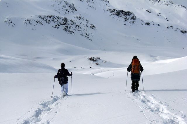 Voyage De Saint-Véran à Névache en raquettes