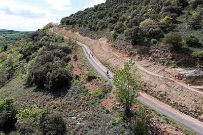 Gravel sur la route des Causses - Occitanie - France