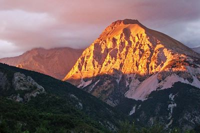 Coucher de soleil sur les sommet en Haute Bléone - France