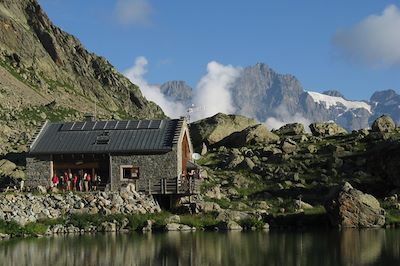 Refuge dans le Massif des Ecrins - France