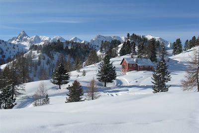 Le refuge de Mautino dans la vallée de Thures - France