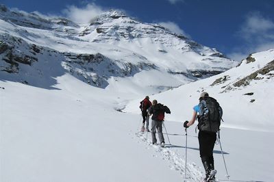 Randonnée raquette dans le Parc National des Ecrins - France