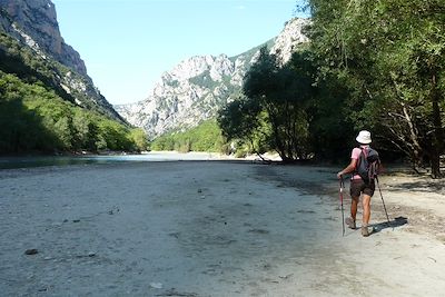 Randonnée le long de la rivière Verdon - France