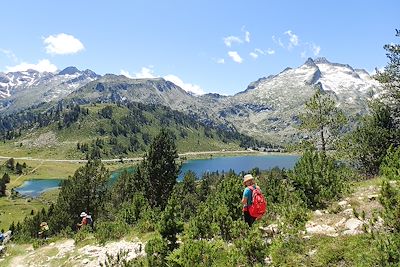 Randonneuse sur le Néouvielle - Hautes-Pyrénées - France 