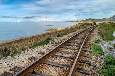 Train de bord de mer - Corse - France