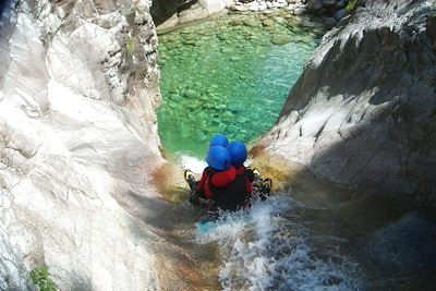 Decente dans le canyon de la Richiusa - Corse