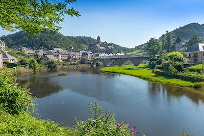 Le village médiéval d'Estaing , Aveyron - France