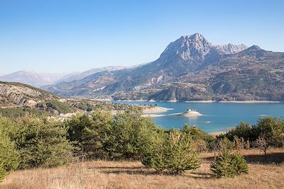 Le lac de Serre-Ponçon - Hautes-Alpes - France