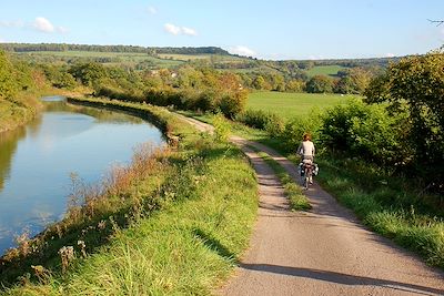 Canal de Bourgogne - France