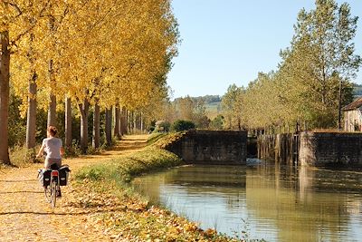 Canal de Bourgogne - France