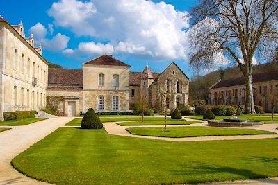 Canal de Bourgogne - France