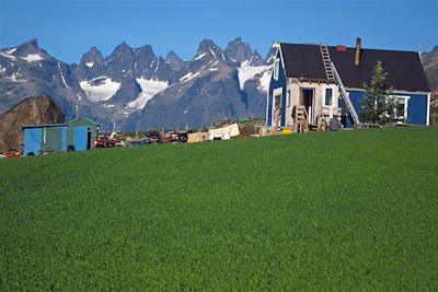 Découverte des villages et glaces du Groenland