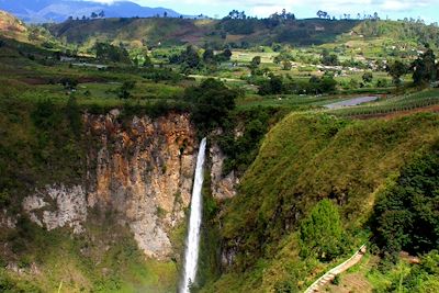 La cascade de Sipiso-piso - Sumatra - Indonésie