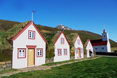 Maisons au toit en tourbe à Laufas - Islande