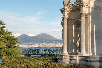 Naples avec vue sur le Vésuve - Campanie - Italie