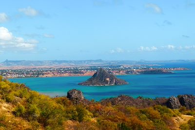 Vue sur Nosy Lonio depuis Diego Suarez - Baie d'Antsiranana - Madagascar