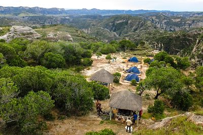 Campement - Parc national de l'Isalo - Madagascar