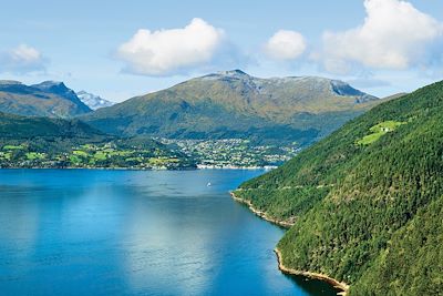 Fjord près de la commune de Stranda - Norvège