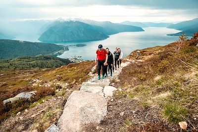 Randonnée sur le mont Raudmelen près de Balestrand - Norvège