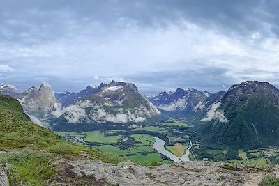 Vue sur le Romsdalfjord en haut du téléphérique d'Andalsnes - Norvège