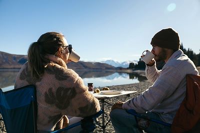 Petit déjeuner au bord d'un lac, Nouvelle Zélande