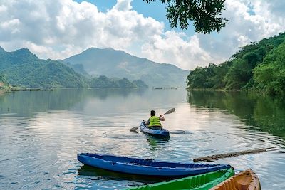 Kayak dans la province de Hoa Binh - Vietnam