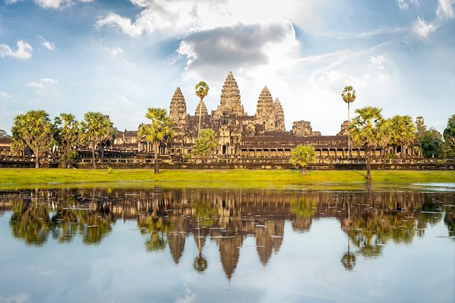 Voyage Mystérieuse baie d'Halong et sourires d'Angkor