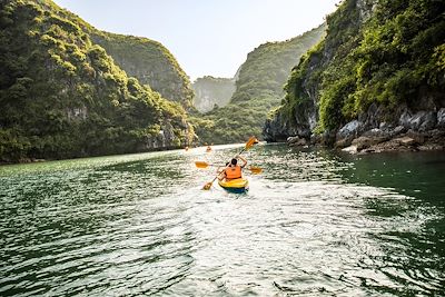 Kayak sur la baie d'Halong - Vietnam