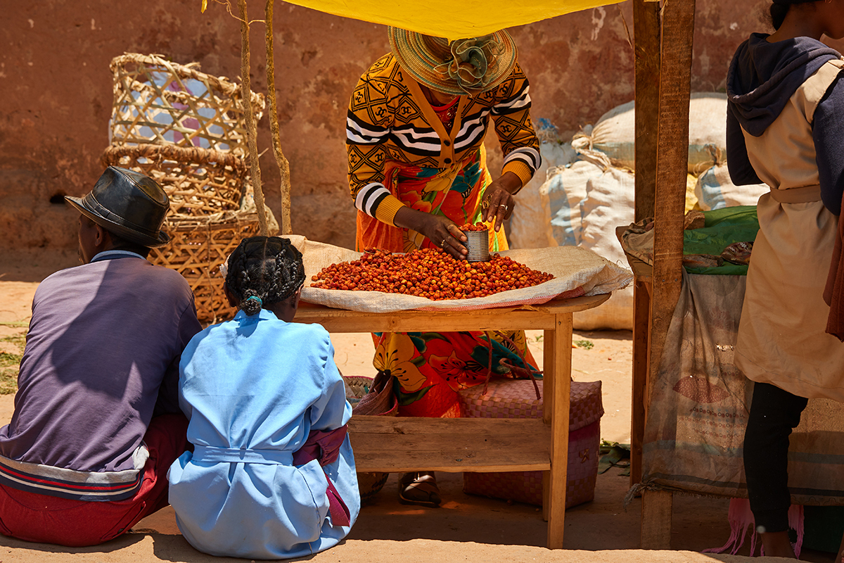 Sur un marché malgache ©Martin Mecnarowski / AdobeStock